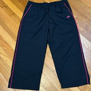 Nike black cropped DriFit Pant, size M, NWT